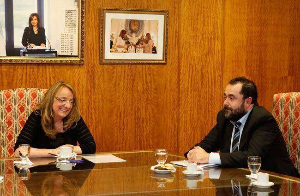 Ortiz, con todo contra Mac Allister