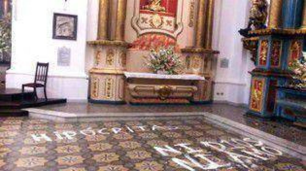 Ins�lito: candidato culpa a Macri por los destrozos en la Iglesia