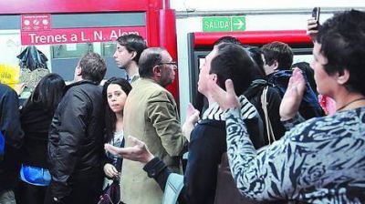 Subte B: Otra ma�ana de trenes parados, con enojo y hast�o de los pasajeros