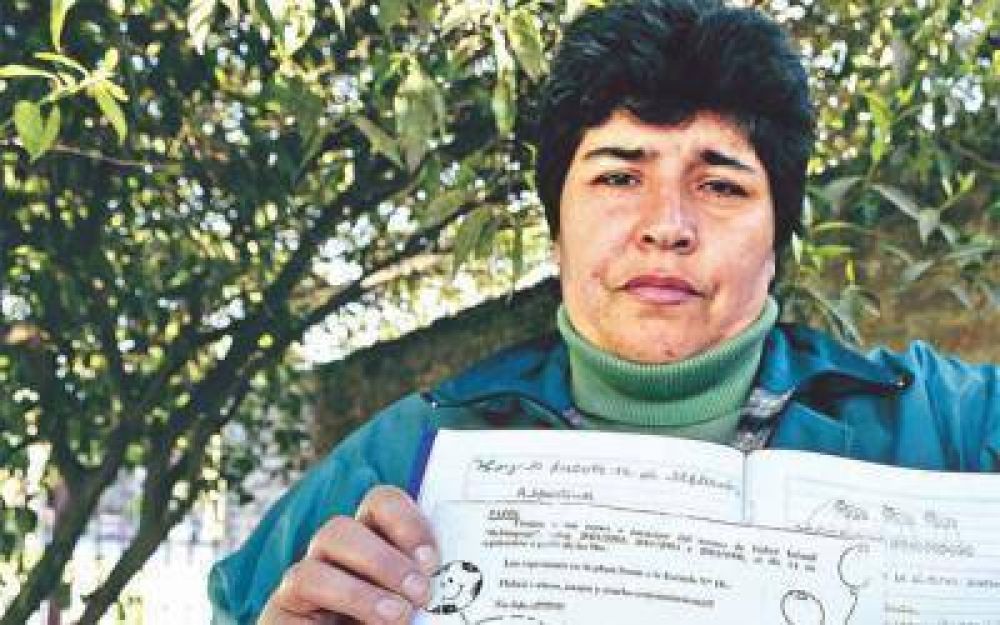 Elecciones 2013: Denuncian al Intendente de Escobar por hacer campa�a en los cuadernos de comunicados