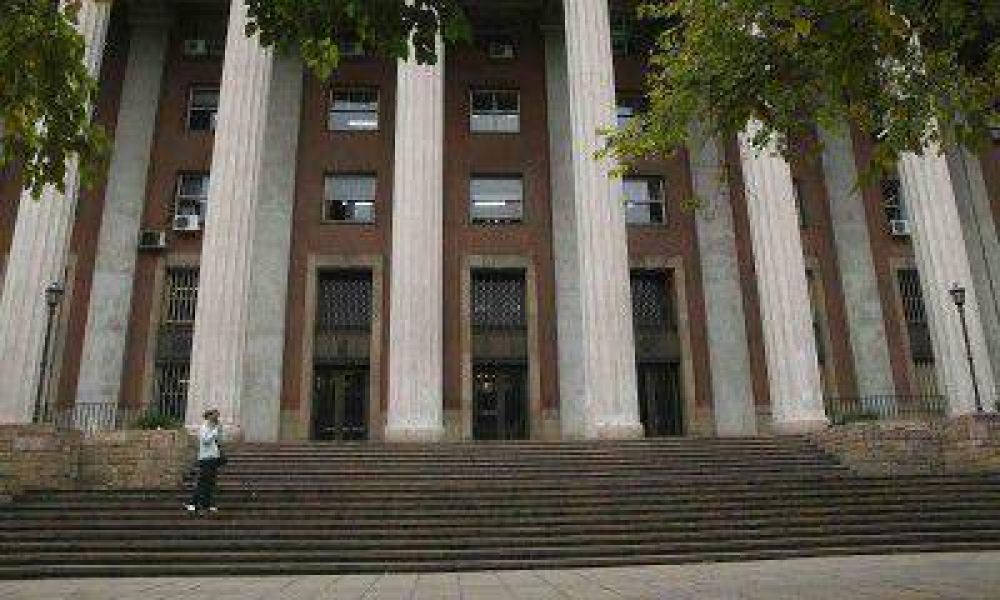 Rob� dos veces en 12 d�as, pero no ir� a la c�rcel por su "juventud"