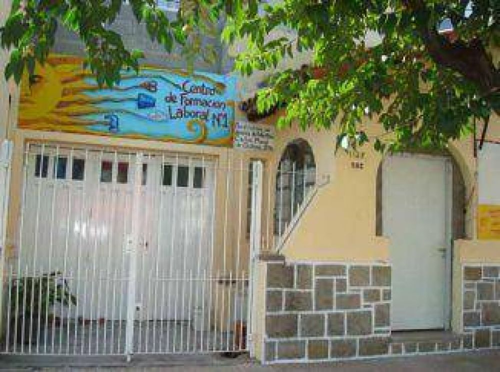 Una mam� amenaz�, golpe� y acus� a docentes de envenenar a su hija discapacitada