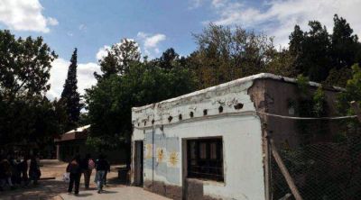 La tradicional escuela Pouget, entre el abandono y el vandalismo