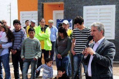 La gesti�n Poggi entreg� la vivienda n�mero 1687