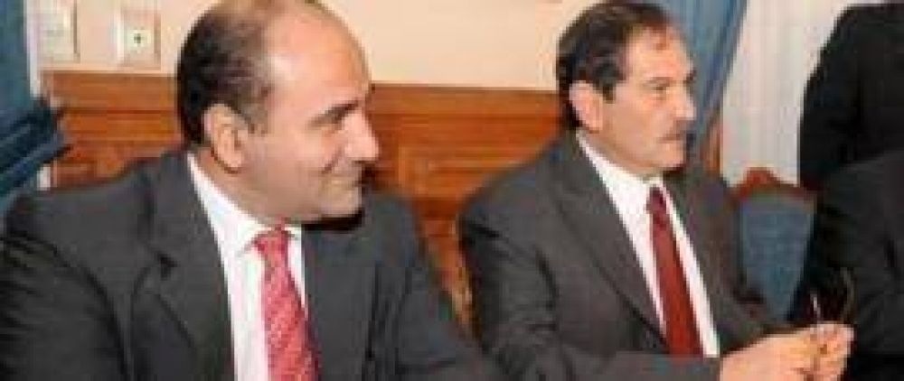 El Zar pretende despegar de la ca�da de su candidato Manzur, un s�mbolo de la corrupci�n alperovichista
