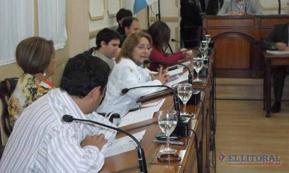 A dos meses del recambio, concejales se aumentaron sus dietas en un 11%