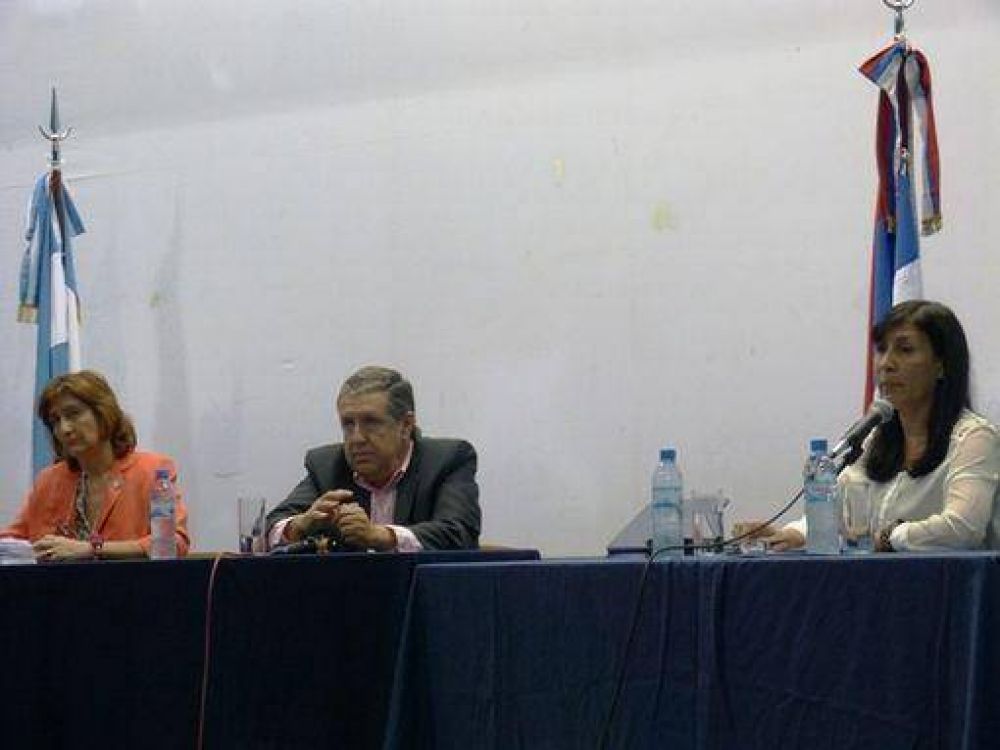 Candidatos a diputados nacionales expusieron sus propuestas ante alumnos de la UNAM