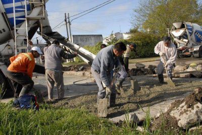 Contin�a el mejorado de la v�a p�blica