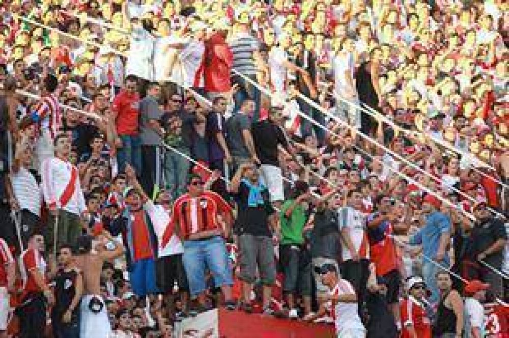 Un fiscal apunta a la barra de River por la reventa de entradas para el supercl�sico