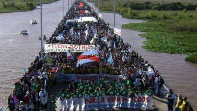 �Ser�a un atropello si cerraran la frontera�