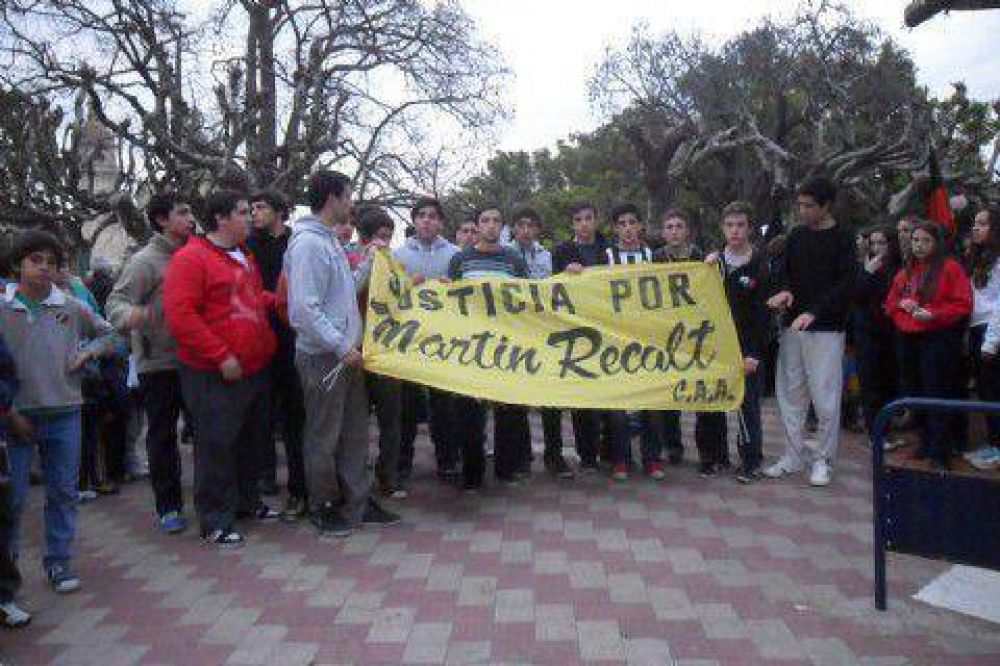 Tras las marchas en 25 de Mayo y La Plata siguen pidiendo Justicia por Mart�n Recalt