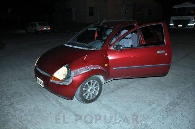 Choque entre un auto y una bicicleta