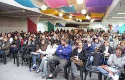 M�s de 500 vecinos participaron de la charla por el Programa PRO.CRE.AR Bicentenario