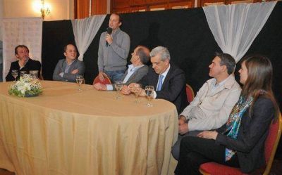 Mart�n Insaurralde: "Massa dista mucho de ser peronista"