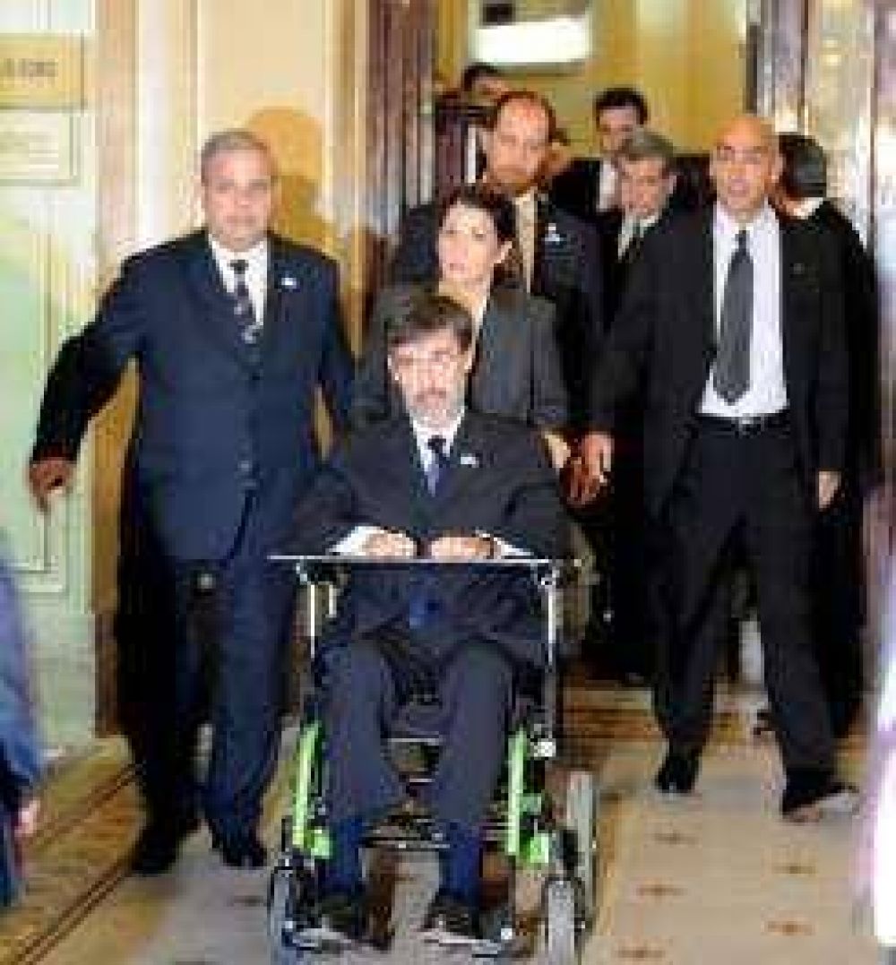 Rivas asumi� su banca a m�s de un a�o del ataque