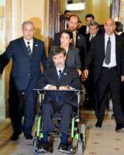Rivas asumi� su banca a m�s de un a�o del ataque