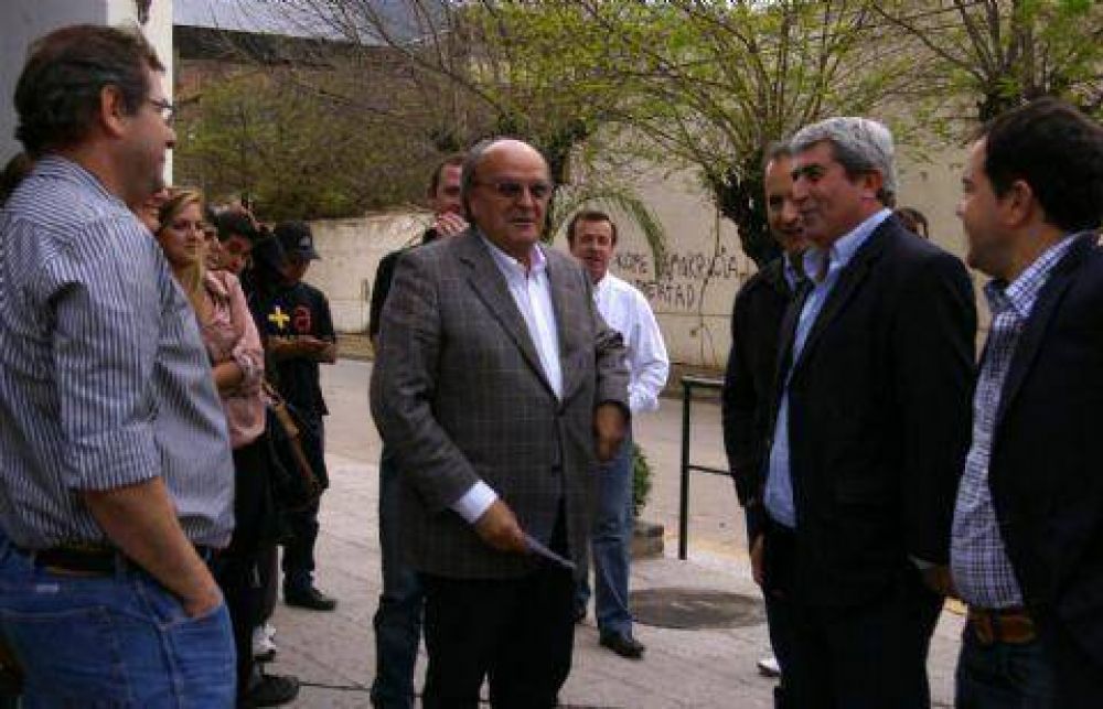 De Mendiguren: �Los motores de la econom�a se fueron apagando�