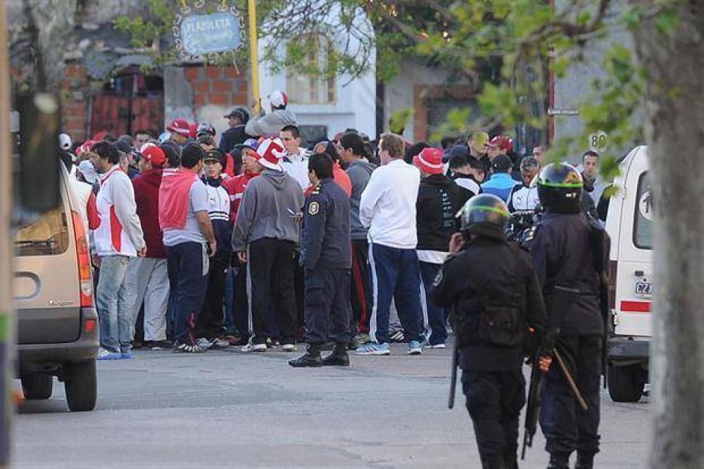 Lo de Independiente era un partido, fue un operativo para evitar una masacre