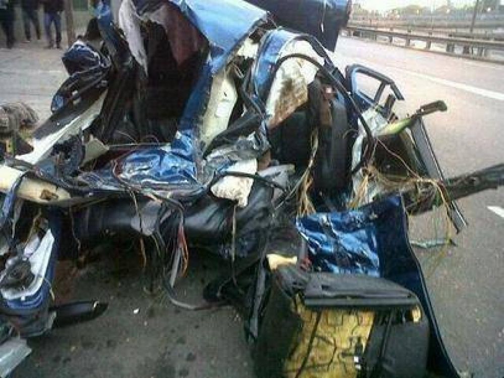 Cuatro muertos en un tr�gico choque en la Panamericana 