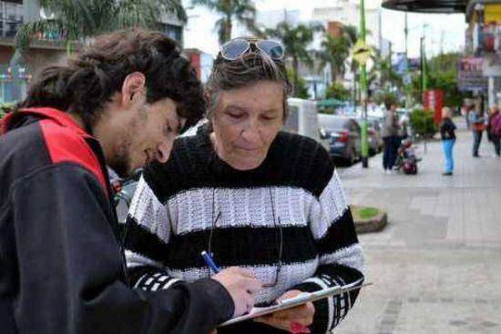 El Frente Renovador inform� que ya reunieron m�s de 10 mil firmas pidiendo la Polic�a Municipal  
