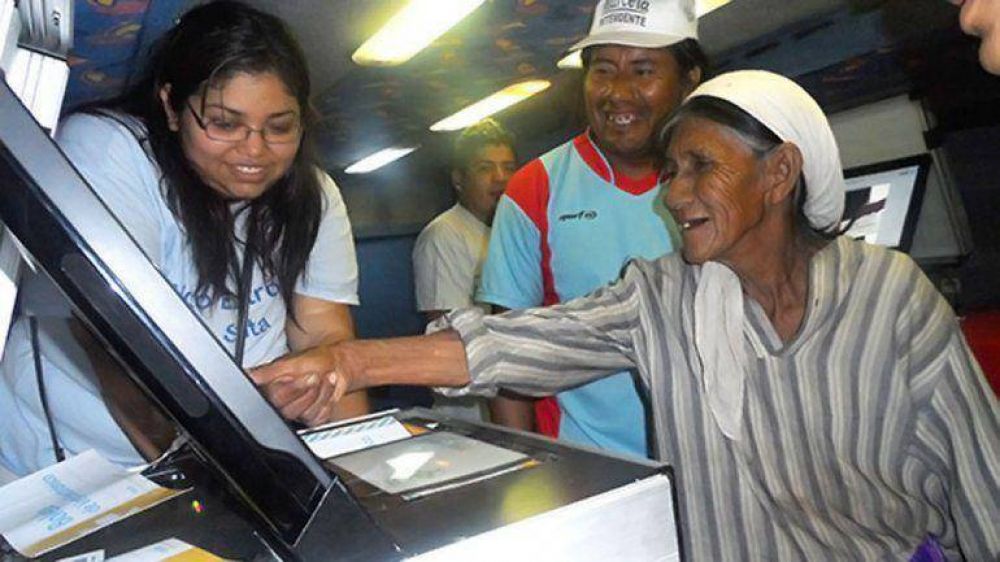 Salta elige a sus candidatos con el voto electr�nico