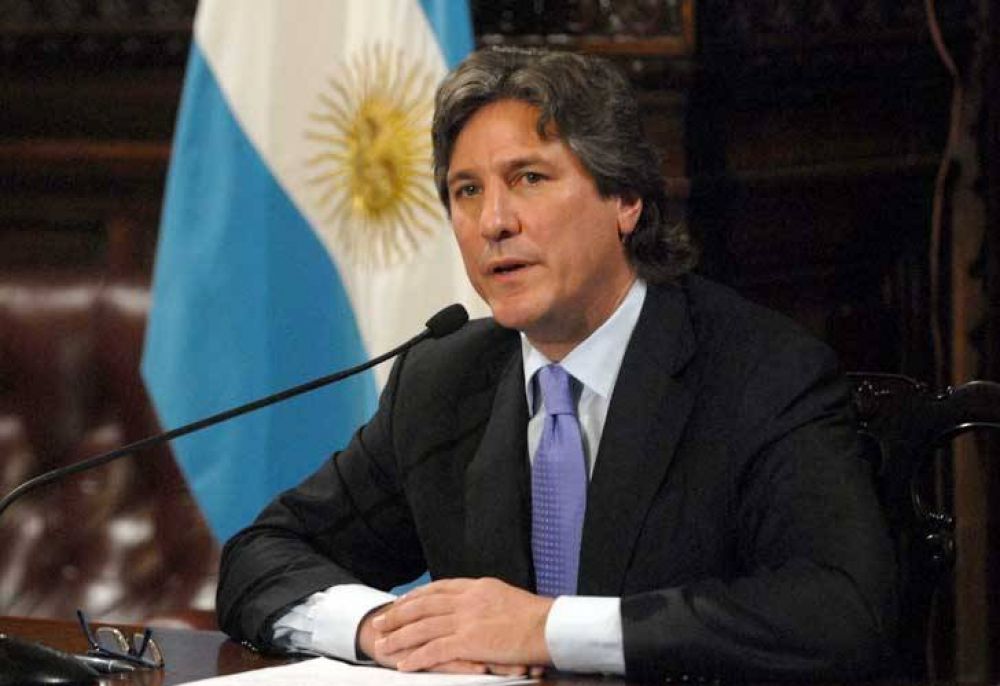 Boudou debi� regresar desde Brasil