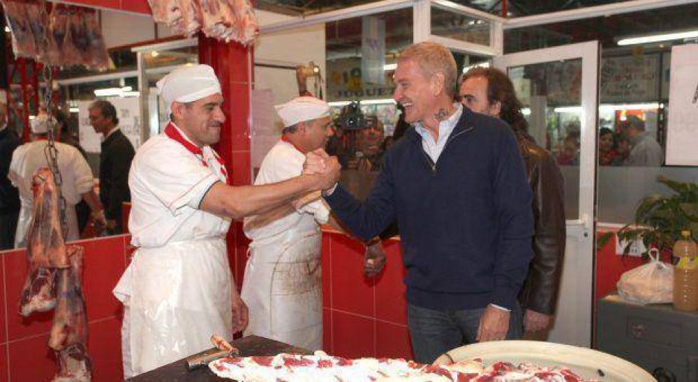 De Narv�ez dice que "cada d�a hay m�s drogas y armas ilegales"