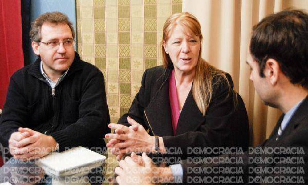 Stolbizer, en campa�a: �Hay que cuidarse de los que regalan espejitos de colores�