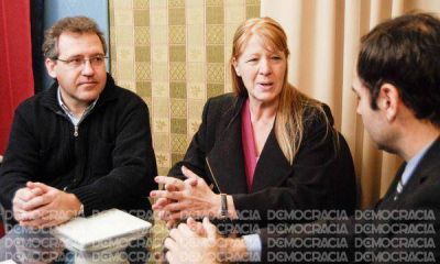 Stolbizer, en campa�a: �Hay que cuidarse de los que regalan espejitos de colores�