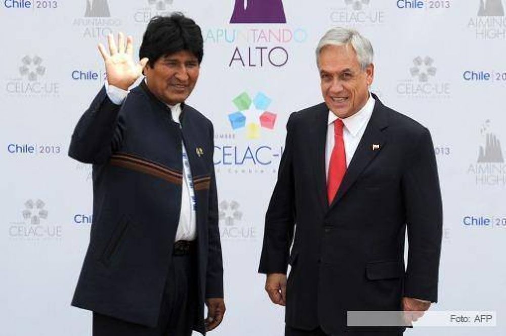 Correa apoyo la salida al mar de Bolivia y Pi�era lo cruz�