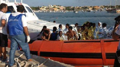 Italia: hallan 16 cuerpos de inmigrantes que naufragaron en Lampedusa