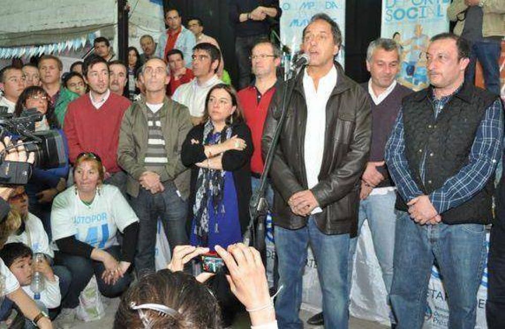Daniel Scioli y Luis Vivona lanzaron las Olimpiadas de Adultos Mayores