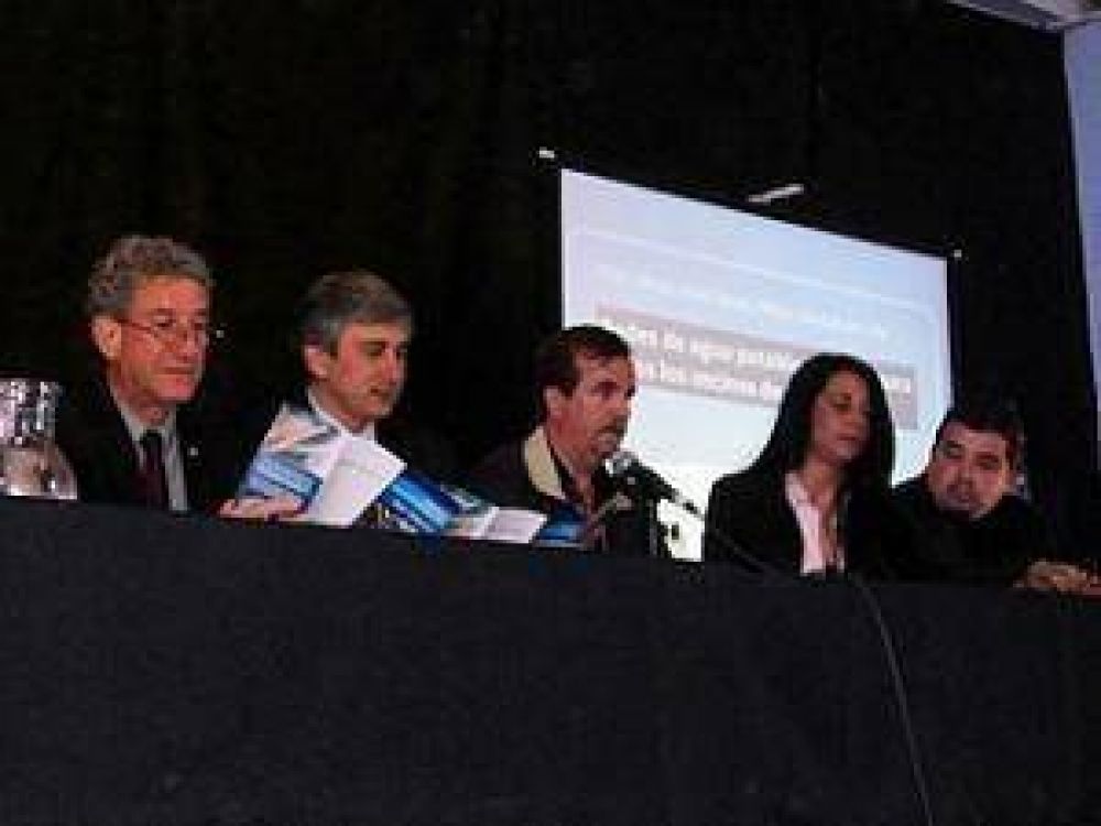 AySA present� el avance de obras de agua potable y cloacas en San Mart�n