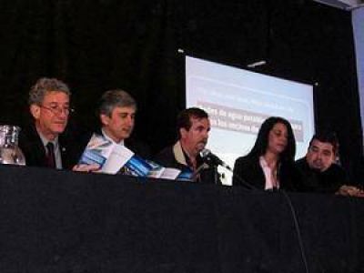 AySA present� el avance de obras de agua potable y cloacas en San Mart�n