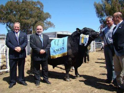 Sin el gobernador, se inaugur� La Rural de Santa Rosa