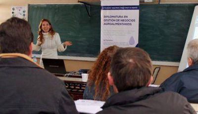 Exitoso comienzo de la Diplomatura en Gesti�n de Negocios Agroalimentarios
