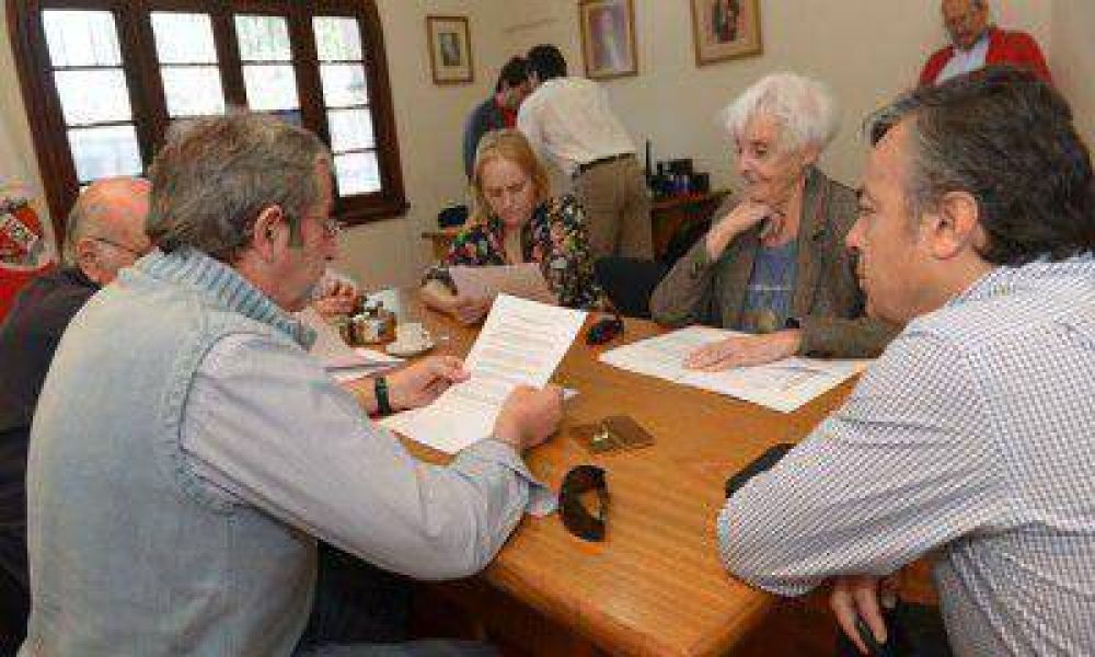 Cobos y Fern�ndez Meijide firmaron en Mendoza un acuerdo para �un desarrollo democr�tico�