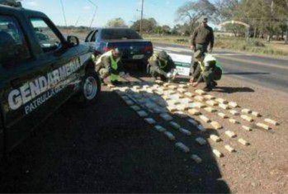 Interceptan en Ruta 2 a siete j�venes que llevaban �xtasis, LCD y marihuana