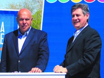 En campa�a, Abraham y F�lix salen a buscar apoyo en las propuestas electorales de la gente