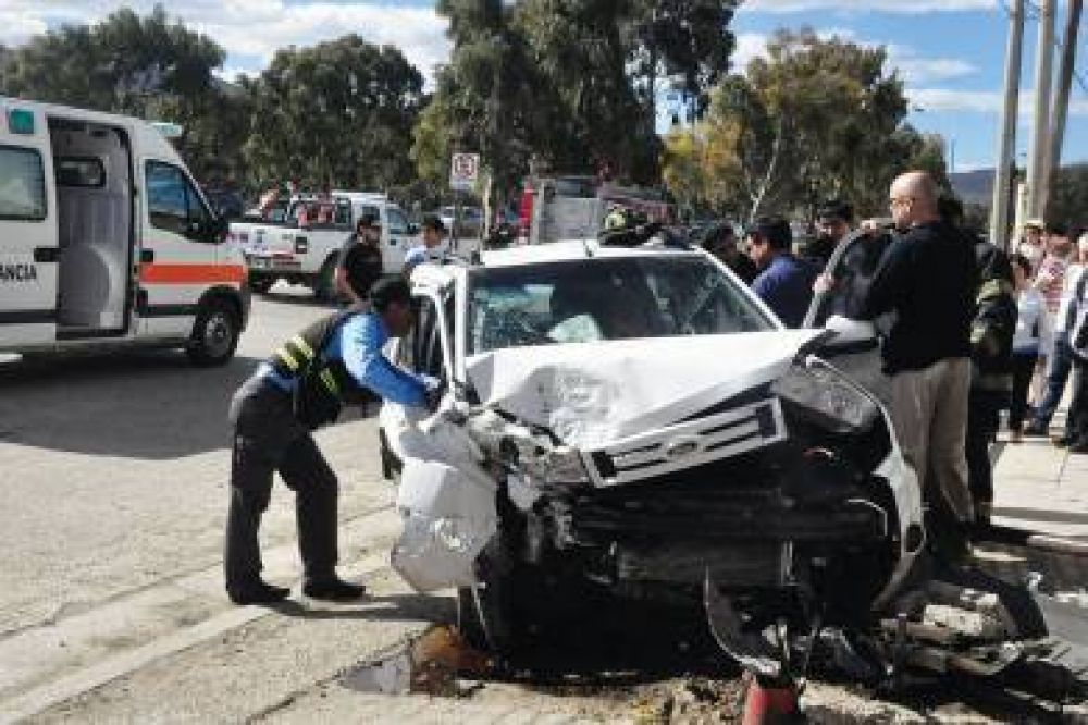 Violento accidente que de milagro no provoc� desgracias personales