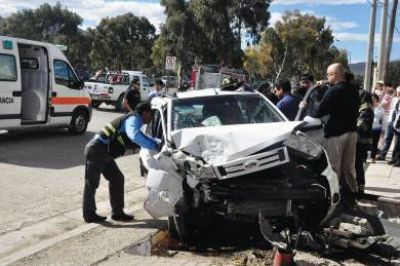 Violento accidente que de milagro no provoc� desgracias personales