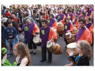 Contrafestejo con m�sica, danza, video y conferencias
