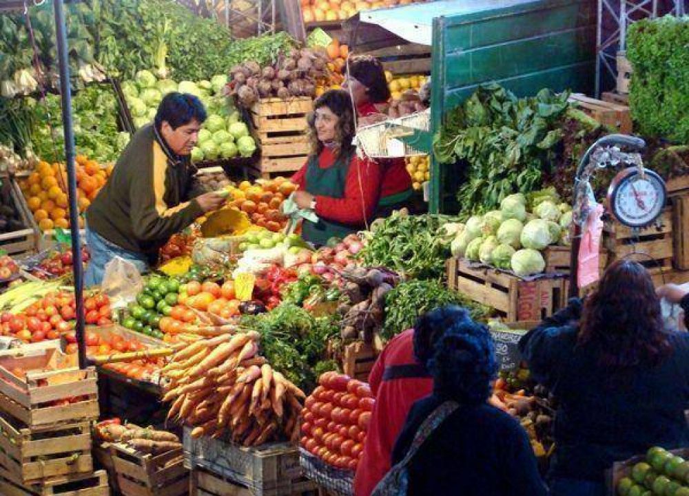 El lunes los mercados municipales abrir�n sus puertas solamente medio d�a