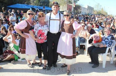 Bajo el sol, Colonia San Miguel recibi� a la fiesta de la Kerb