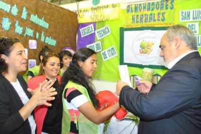 Fuerte apoyo del Gobernador al esp�ritu emprendedor de j�venes correntinos