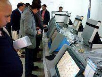 Fue exitosa la implementaci�n del Voto Electr�nico en las elecciones PASO de Salta