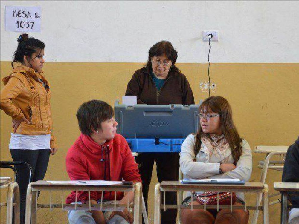 El peronismo y el PO festejaron en una jornada ca�tica para el electorado