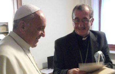 El Obispo Mart�nez se reuni� con el Papa Francisco