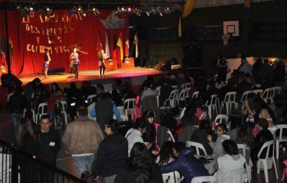 II Edici�n de la Fiesta del turismo y las colectividades: Residentes coincidieron en la importancia de la integraci�n