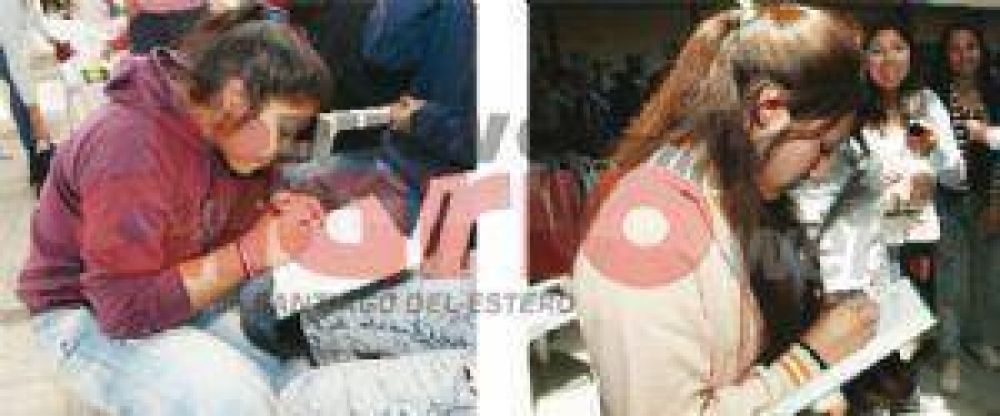 Los j�venes misericordistas dan su apoyo a Mama Antula